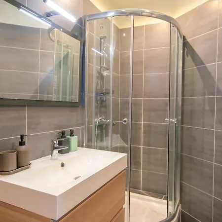 Apartment Le Bois, T2 Hypercentre Chic Et Cosy, Wifi Par Sovalfi