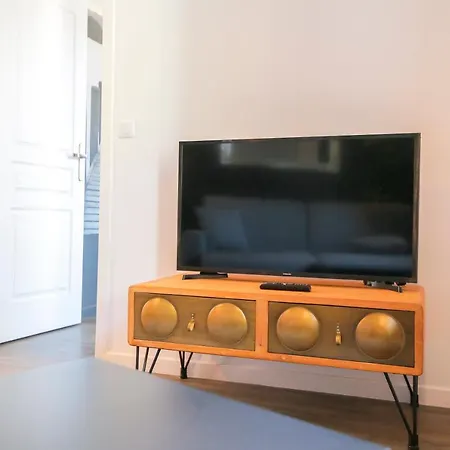 Apartment Le Bois, T2 Hypercentre Chic Et Cosy, Wifi Par Sovalfi *